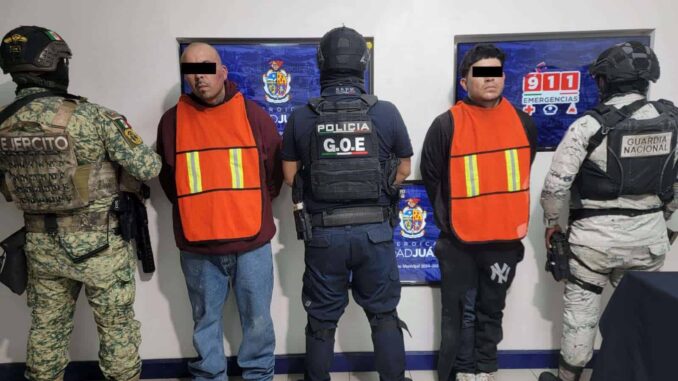 Detienen a dos y les aseguran cuatro armas de fuego