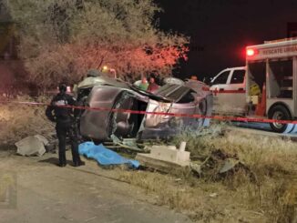 Mujer pierde la vida tras volcadura en la Lombardo Toledano