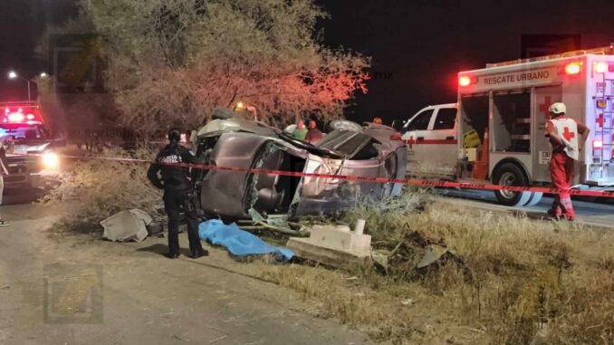 Mujer pierde la vida tras volcadura en la Lombardo Toledano