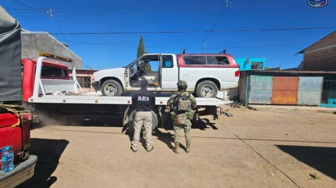 Localizan en cateo a vivienda una pick up robada y cristal
