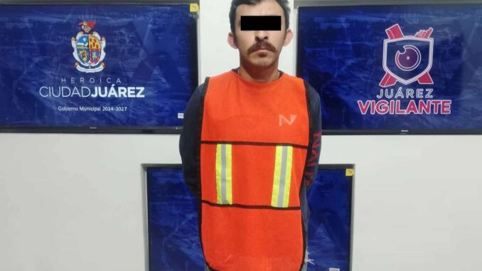 Arrestan a conductor que huyó a toda velocidad y causó daños en Bosques de Salvarcar