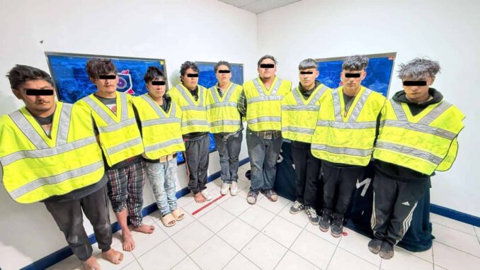 Detienen a 9 personas dos de ellas portaban réplicas de armas de fuego