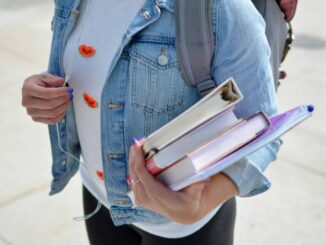 Crean la Beca Gertrudis Bocanegra, ¿a qué estudiantes beneficiará?