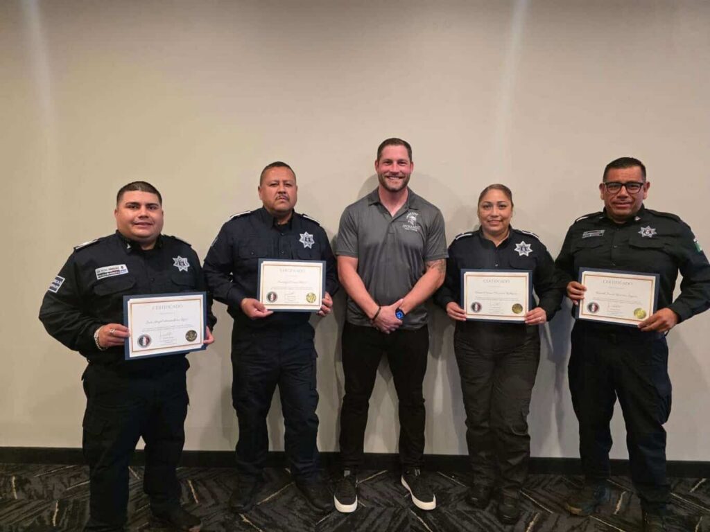 Capacitan a agentes en detección de narcóticos en Houston