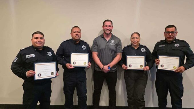 Capacitan a agentes en detección de narcóticos en Houston