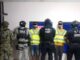 Detienen a dos; estaban armados afuera de una tienda de conveniencia