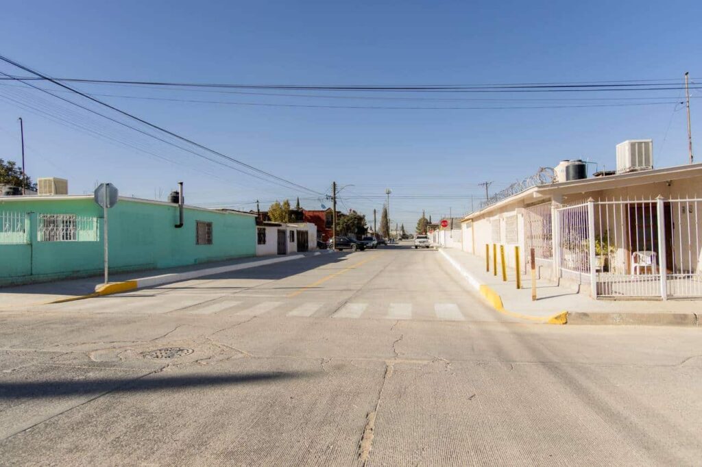 Entrega Marco Bonilla pavimentación de cuatro calles de la colonia Revolución