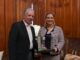 Maru Campos recibe reconocimiento del CCE por su compromiso con el sector empresarial de Chihuahua