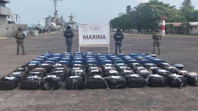 Aseguran 2.5 toneladas de cocaína en costas de Michoacán