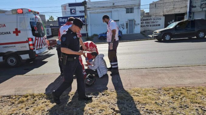 Motociclista pierde el control y termina lesionado tras derrapar en la avenida Tecnológico