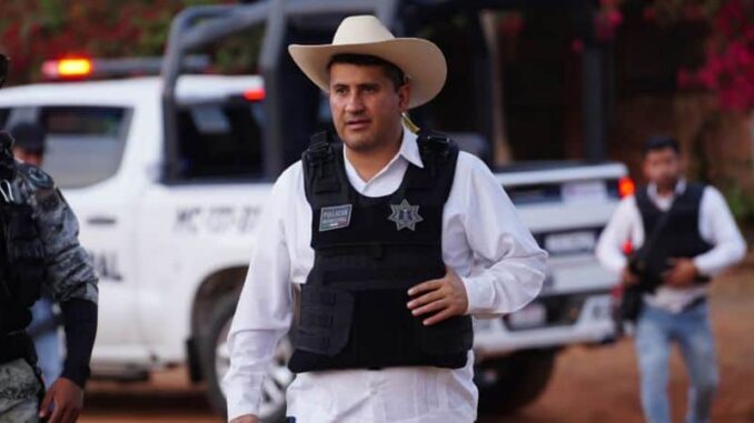 Muere alcalde de Uruapan, Carlos Manzo, tras ataque armado durante el Festival de Velas