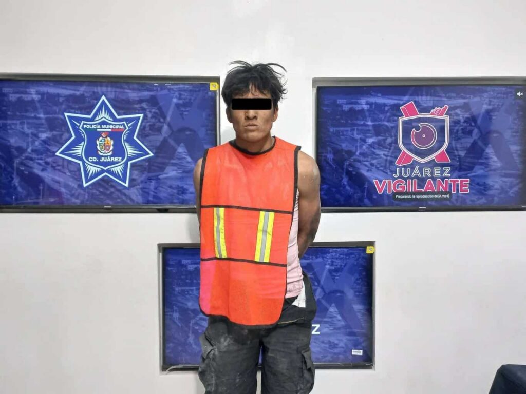 Arrestan a hombre por robar un celular en Jardines de San José