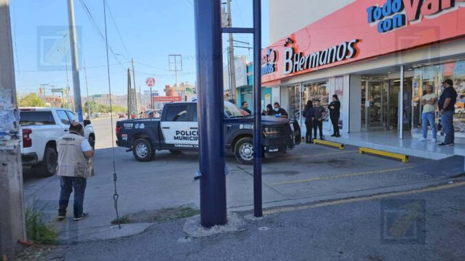 Asaltan tienda en la colonia Alamedas y se llevan 18 celulares