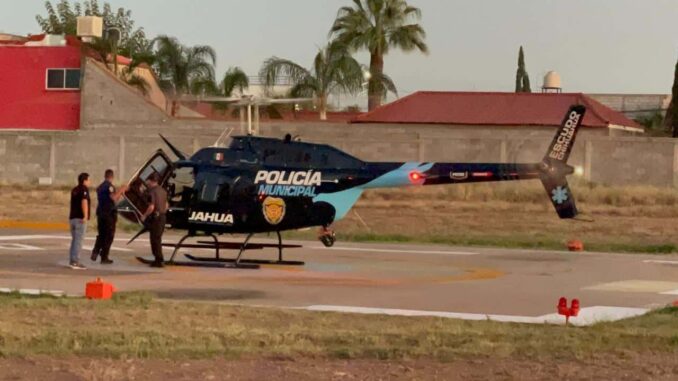 Trasladan por aire a agente herido tras accidente en Majalca