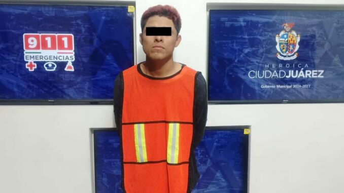 Arrestan a hombre por agredir a su hijastro con un martillo