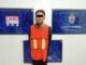 Arrestan a hombre por agredir a su hijastro con un martillo