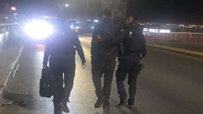 Rescatan a joven que intentó lanzarse de un puente en La Cuesta