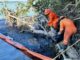 Así se ve el derrame de hidrocarburo en el río Tuxpan, Veracruz; suman 345 mil litros recuperados