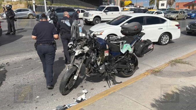Fuerte accidente de agente de vialidad en el periférico de la Juventud