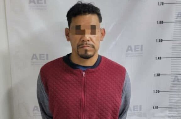 Detiene AEI a sujeto por narcomenudeo durante cateo en la colonia Villas del Tecnológico en NCG