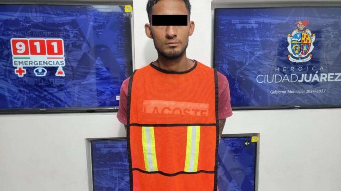 Detienen a motociclista por uso indebido de documentos