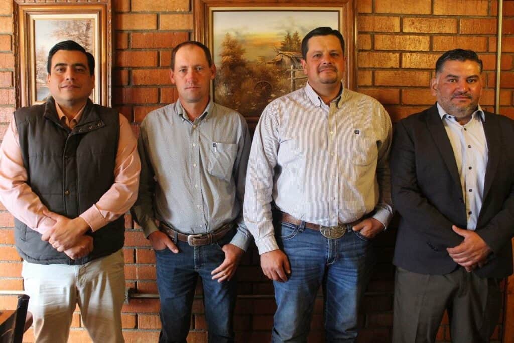 Se reúne Fiscal Zona Occidente con jefes de colonia menonita Swift Current