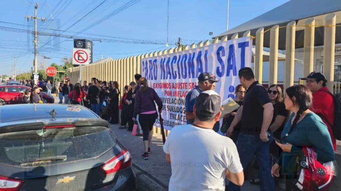 Trabajadores del SAT en Chihuahua realizan paro de labores por exclusión de aumento salarial