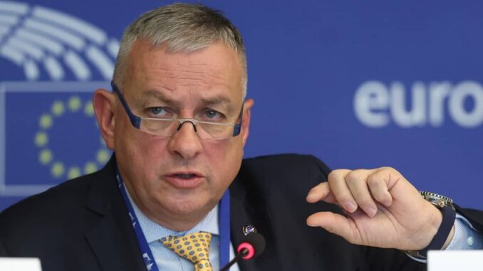 Comisario europeo viaja a México para promover inversiones sostenibles