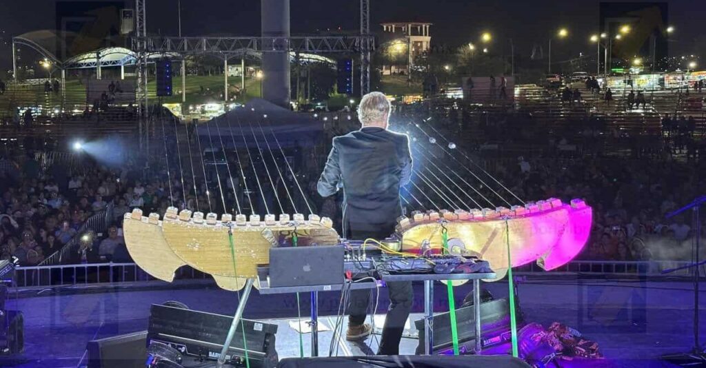 William Close & The Earth Harp Collective deslumbra a familias en el FICUU 2025