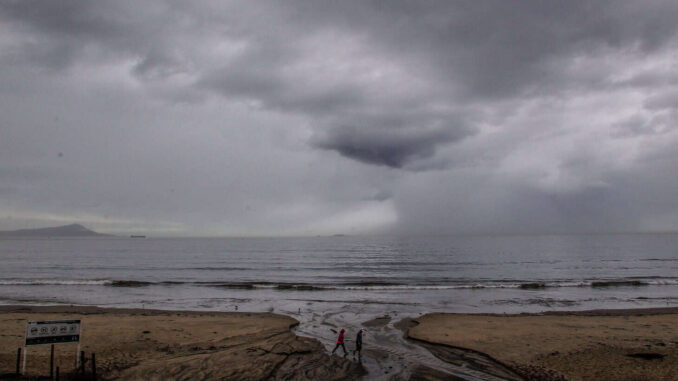 SMN prevé que la tormenta ‘Raymond’ toque tierra como depresión tropical