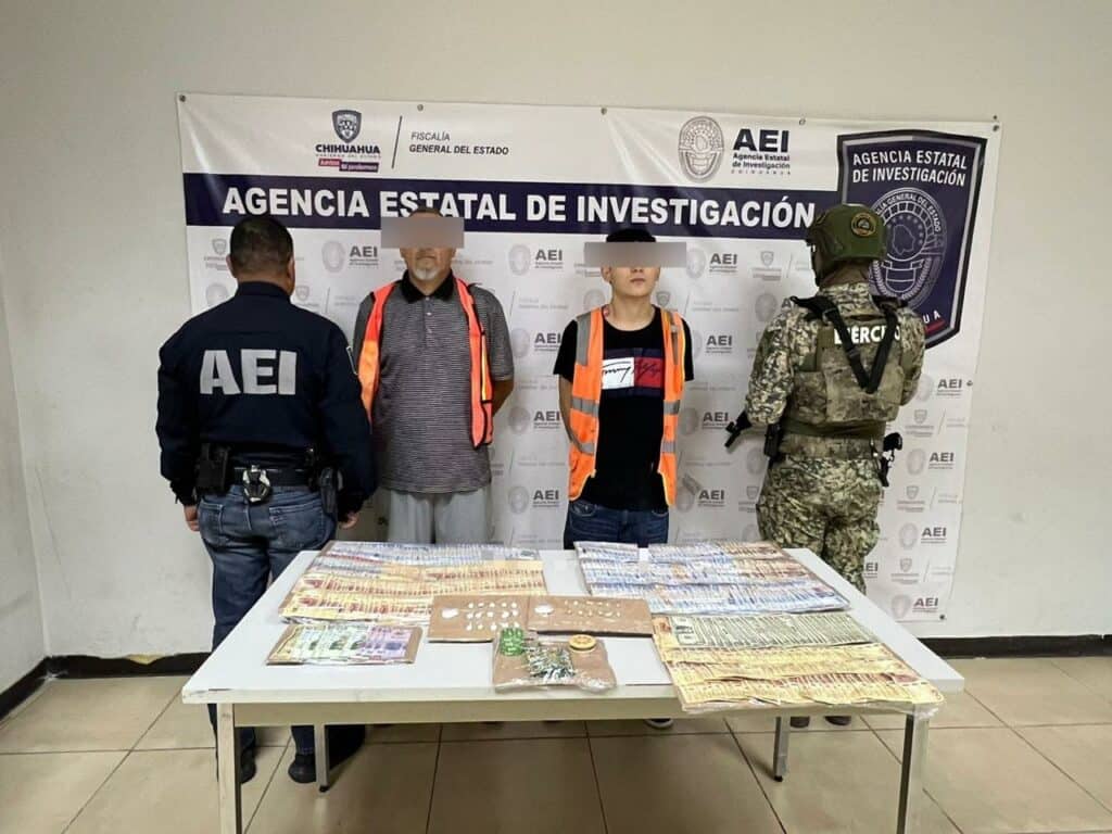 Durante cateo detienen a dos hombres por posesión de drogas y más de 99 mil pesos en dinero en efectivo