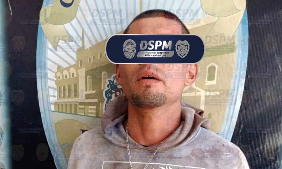 Asegura policía municipal pick up con reporte de robo y detiene a conductor