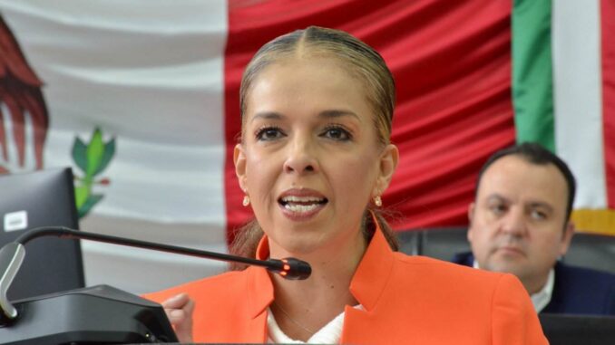 Xóchitl Contreras exige al alcalde Cruz Pérez, frenar cobro del engomado ecológico y suspender multas de $3,394 pesos a los juarenses