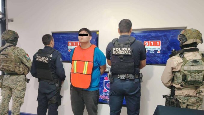 Lesionan y roban auto a chofer de plataforma; los detienen