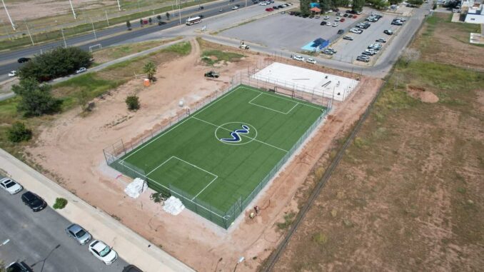 Avanza Municipio al 70% en construcción de Deportivo en avenidas Homero y Tecnológico
