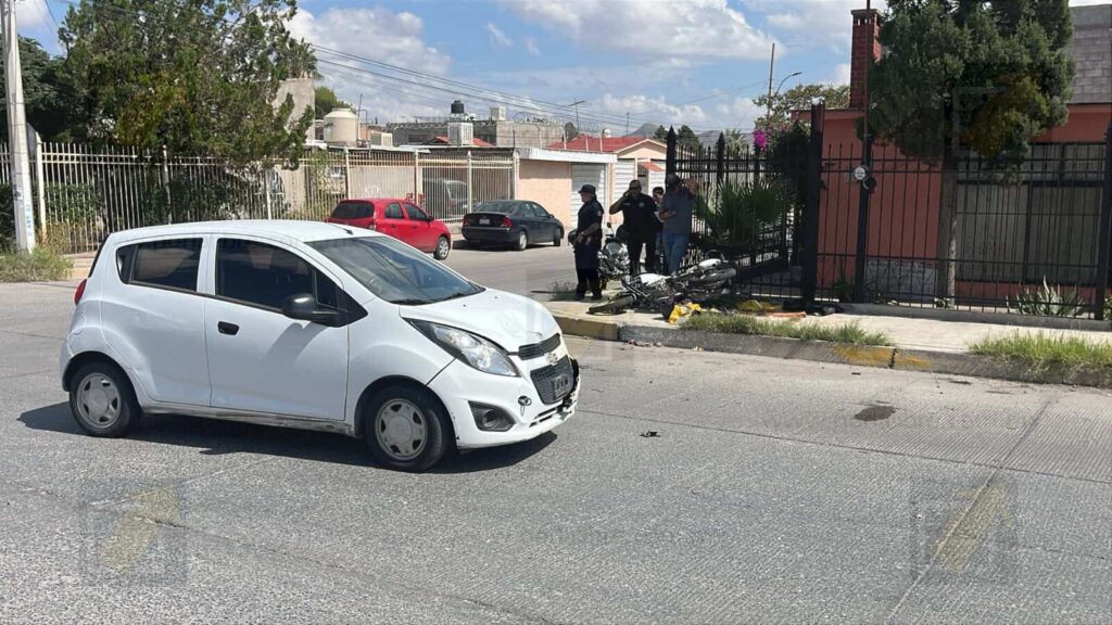 Motociclista lesionado tras fuerte choque en colonia Insurgentes