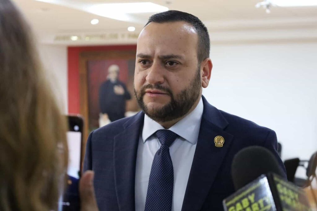 Pide Arturo Medina apoyos prioritarios para jóvenes emprendedores en situación vulnerable