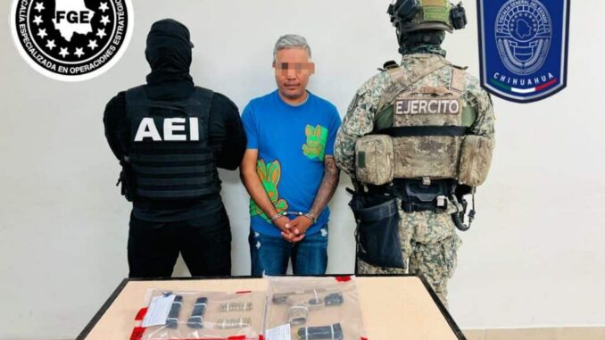 Detienen FEOE y DEFENSA a masculino con un arma de fuego en la colonia El Barreal de Cd. Juárez