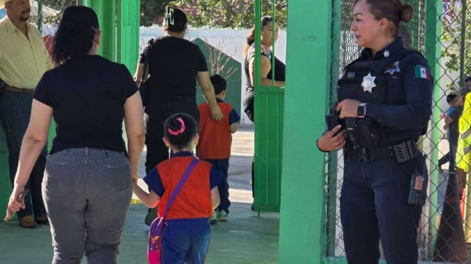 Refuerzan vigilancia en planteles educativos