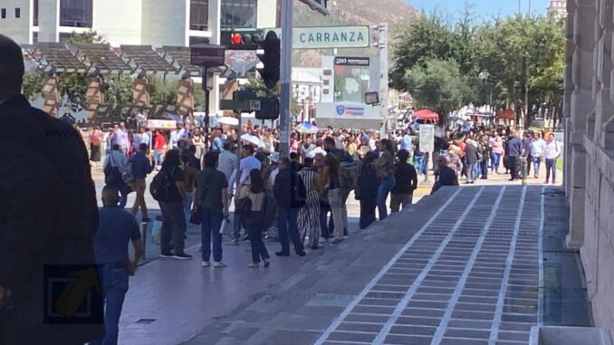 Amenazas de bomba provocan desalojo del Palacio de Gobierno y Héroes de la Reforma