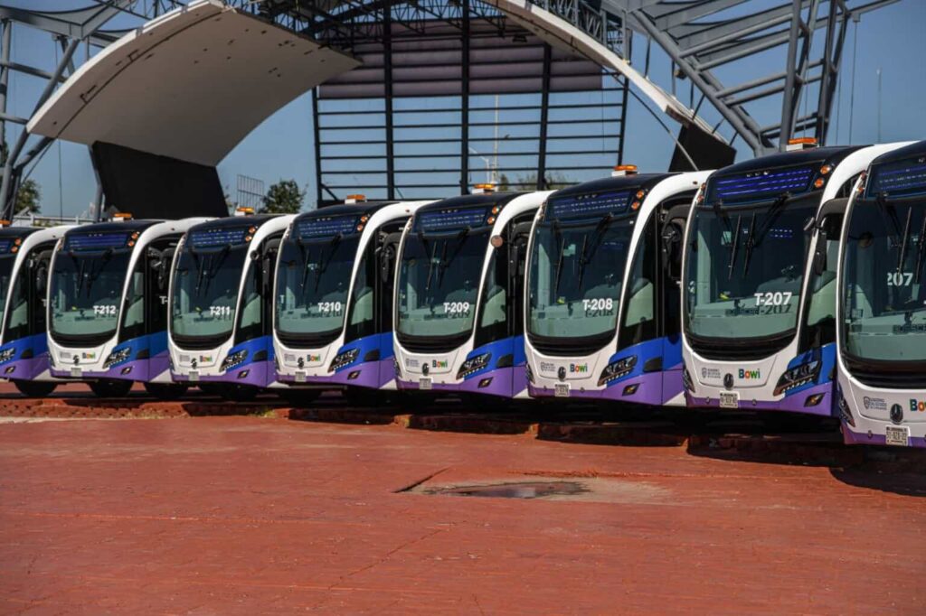 Maru Campos entrega transporte digno; son 40 nuevas unidades Bowí