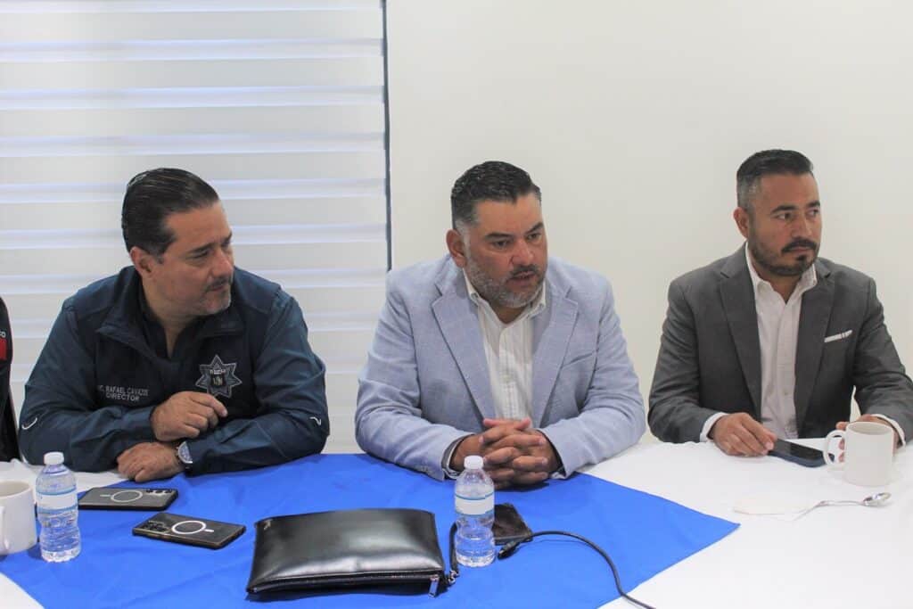 Sostiene Fiscal Zona Occidente reunión con miembros de Canaco