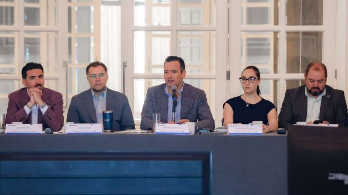 Marco Bonilla sostiene reunión con DESEC; abordan inversión y proyectos futuros para Chihuahua