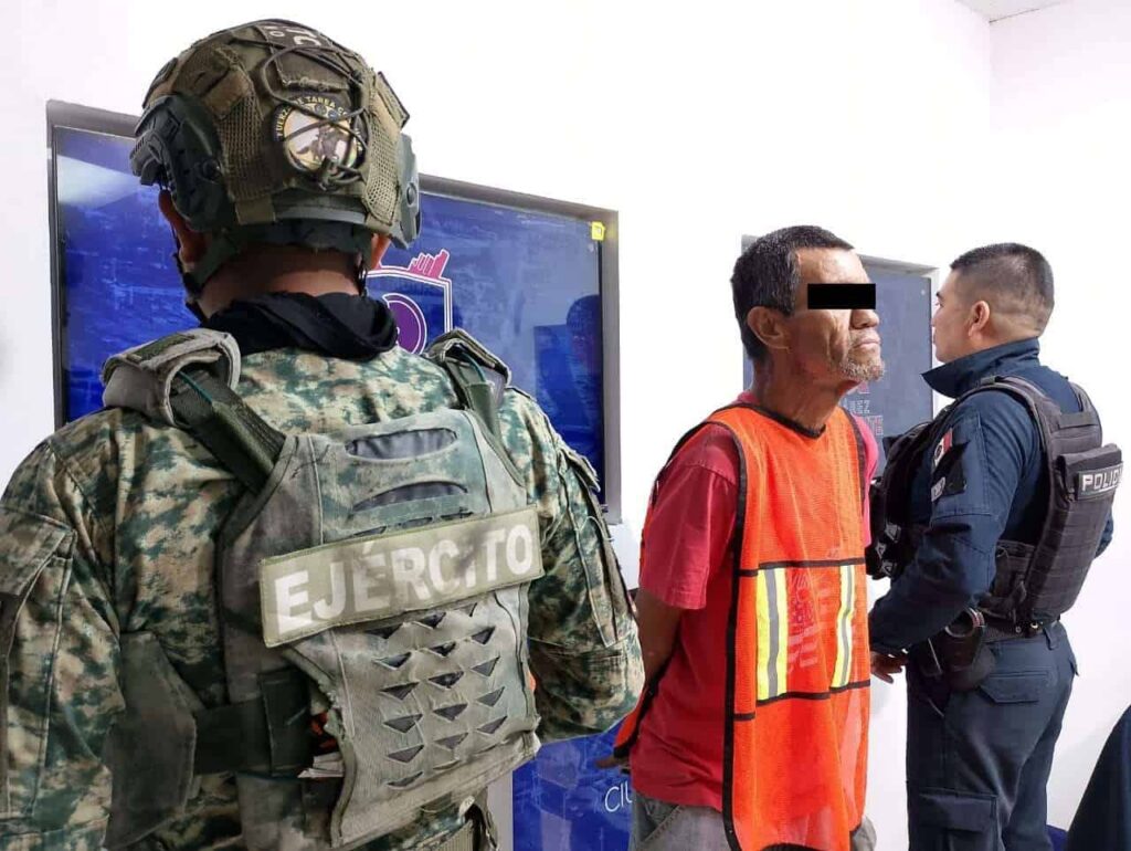 Detienen a un hombre con orden de aprehensión vigente