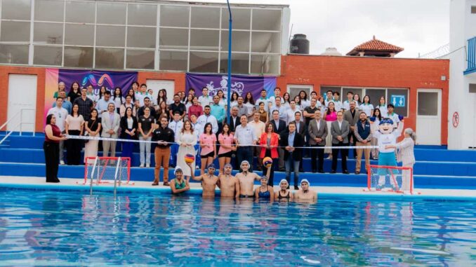Inaugura alcalde Bonilla rehabilitación de la alberca del COBACH