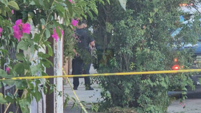 Determinará FGE causa de muerte del hombre que estaba siendo detenido por violencia familiar