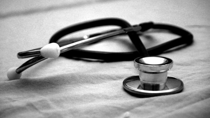 En México, la población sin acceso a salud se duplicó entre 2018 y 2024, alertan expertos