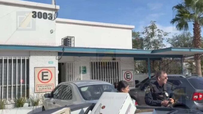 Detienen a ladrón en azotea de un consultorio; amontonó lo robado en ese lugar