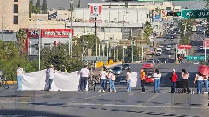 Maestros bloquean el centro de la ciudad en exigencia de la clave L y L Plus