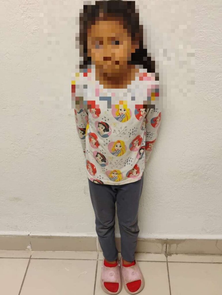 Solicitan apoyo para encontrar a los familiares de dos niños extraviados en la Emiliano Zapata